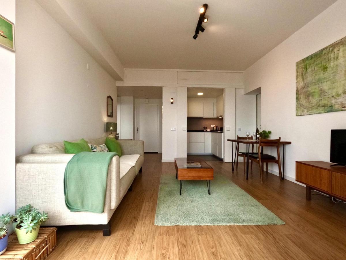 Peaceful & Panoramic Views Apartment,