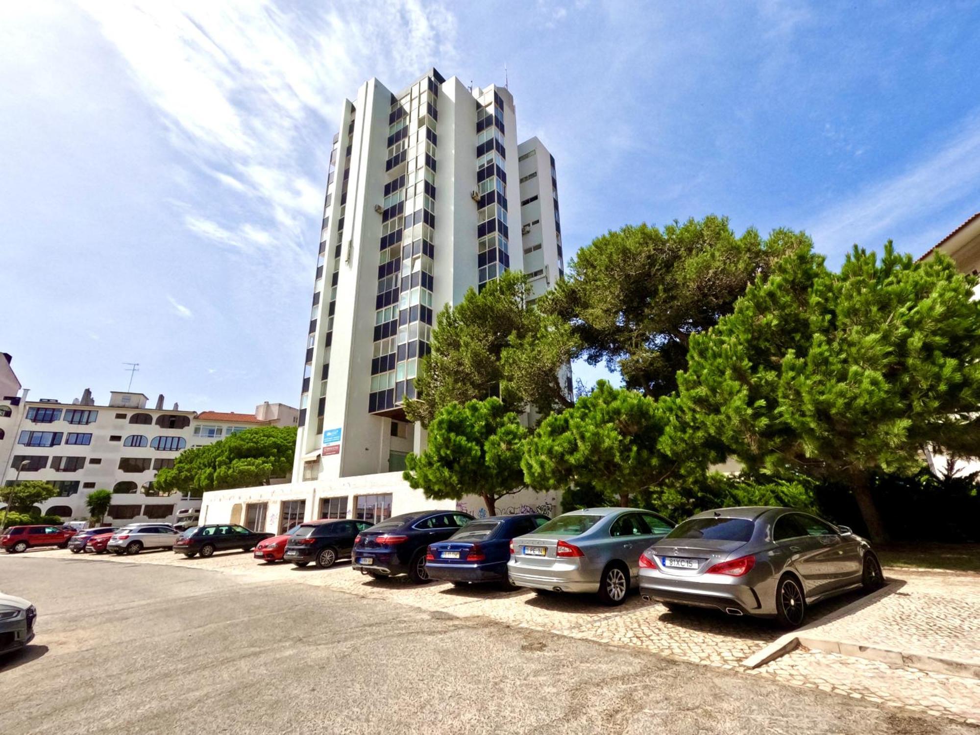Peaceful & Panoramic Views Apartment,