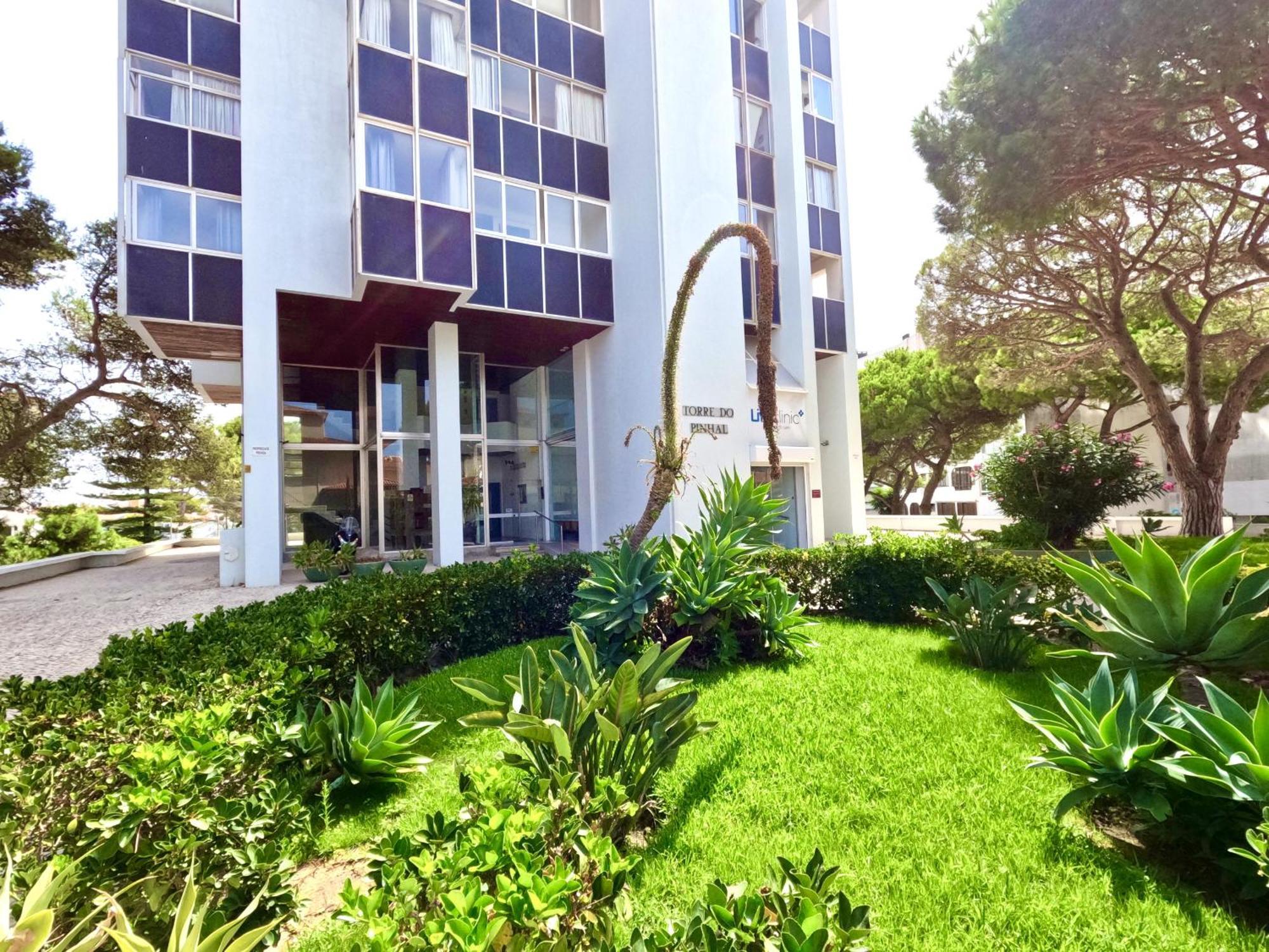 Peaceful & Panoramic Views Apartment, Apartment Cascais
